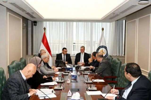 وزيرا البترول والإسكان يبحثان تسريع توصيل الغاز الطبيعي للإسكان الاجتماعي والمدن الجديدة