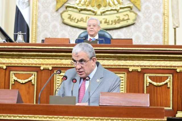 النواب يلزم صاحب العمل بتوفير المسكن الملائم والتغذية للعمال على نفقته الخاصة