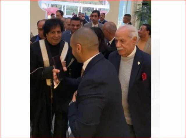 أحمد قذاف الدم يصل إلى مقر حفل الإفطار السنوي لأبناء قنا والأقصر والقبائل العربية