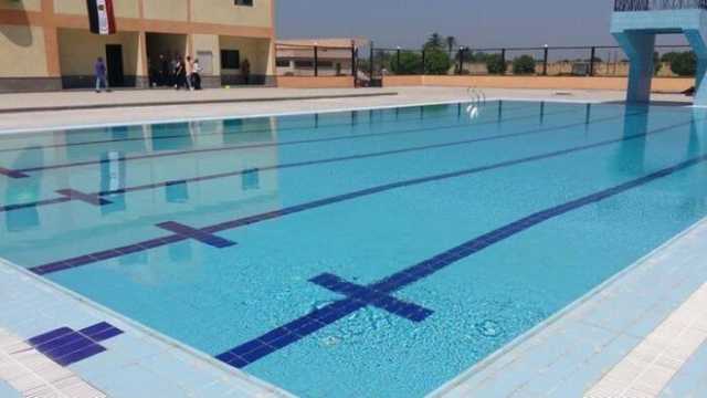 جامعة بنها: تشكل لجنة لفحص شكاوى الطلاب من حمام سباحة الجامعة بمشتهر