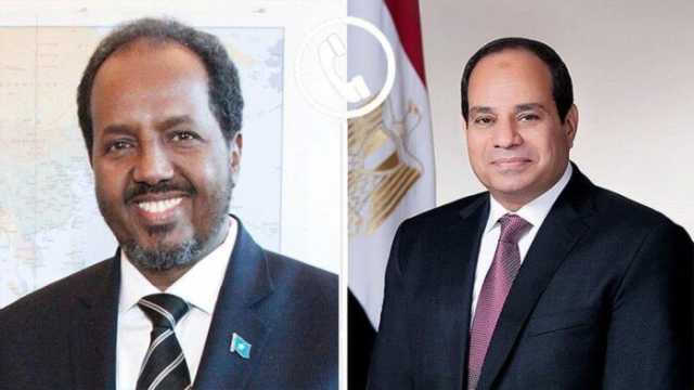 الرئيس السيسي يتصل بنظيره الصومالي للاطمئنان على صحته بعد استهداف موكبه