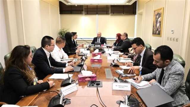 وزير الصناعة يبحث مع الوفد الصيني مخطط إقامة مجمع صناعي ضخم بالعاشر من رمضان