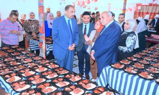 محافظ سوهاج يتفقد مبادرة «مطبخ المصرية.. بإيد بناتها» بقرية كوم بدار بالمنشاة