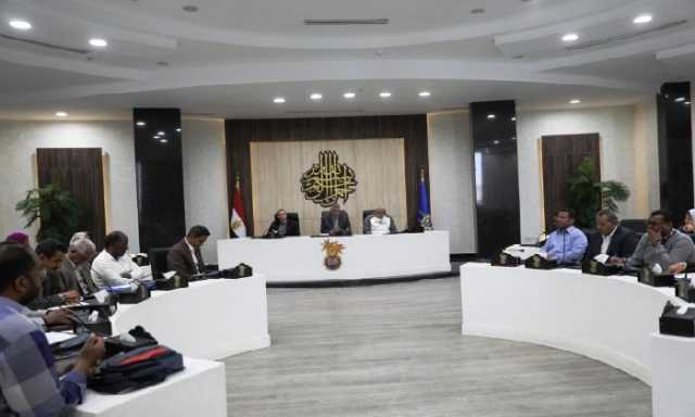 محافظ أسوان يوجه بتكثيف الحملات التفتيشية على الأسواق