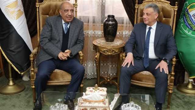 وزير الكهرباء يبحث مع محافظ الإسماعيليلة موضوعات العمل المشتركة