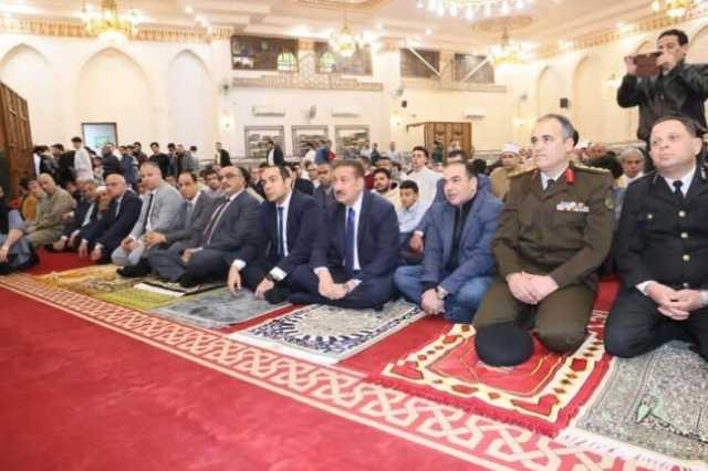 محافظ المنوفية يؤدى صلاة عيد الفطر بمسجد الرؤوف الرحيم