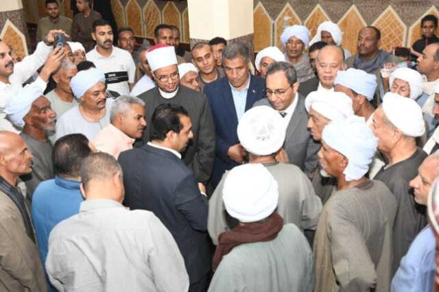 محافظ قنا يتفقد المرافق الخدمية بمركز قفط ويشارك العاملين في حفل إفطار جماعي