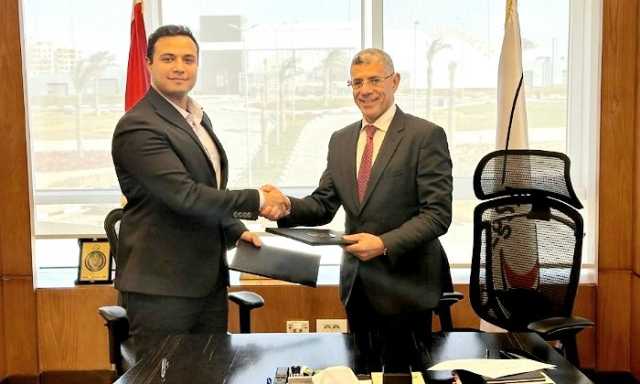«الفضاء المصرية» توقع بروتوكول تعاون استراتيجي لتعزيز تصنيع الأقمار الصناعية في مصر