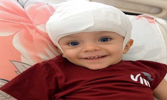 ياسين.. طفل تحدى الألم بـ 22 عملية في المخ وبحلم بالحياة بالإسكندرية وأسرته: «نفسنا نشوفه بيمشي»