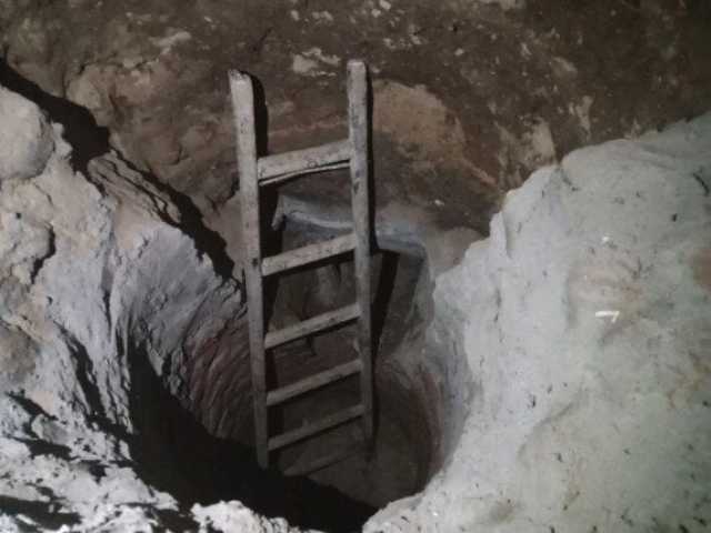 مصرع شخصين أثناء التنقيب عن الآثار بانهيار رملي في الصف.. والنيابة تباشر التحقيقات