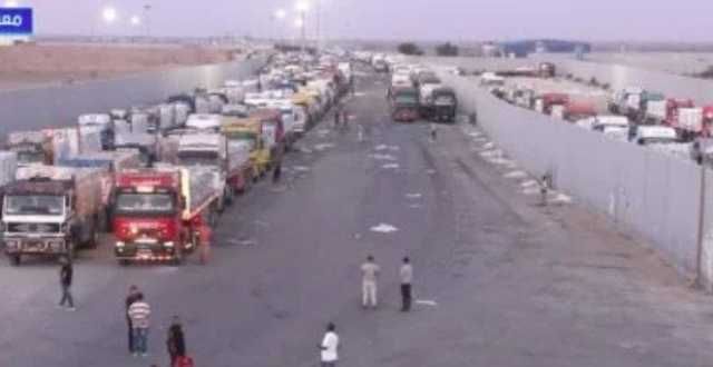 قوافل المساعدات تتحرك من مصر إلى قطاع غزة.. «90% منها مصرية»