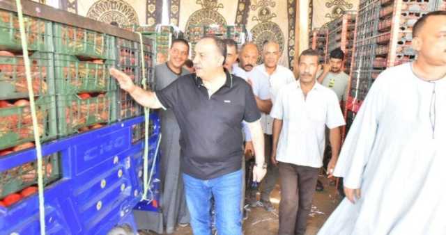 محافظ أسيوط يتابع منظومة تجهيز وتصدير الذهب الأحمر بقرية بويط بساحل سليم