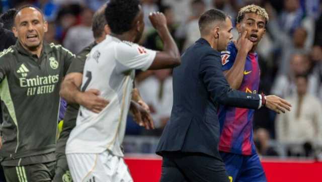 من المدرجات.. شاهد شجار لاعبي ريال مدريد وبرشلونة في الكلاسيكو «فيديو»
