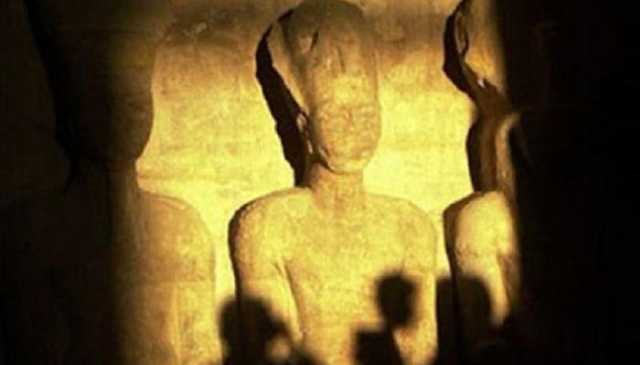 موعد تعامد الشمس على وجه الملك رمسيس الثاني بمعبد أبو سمبل