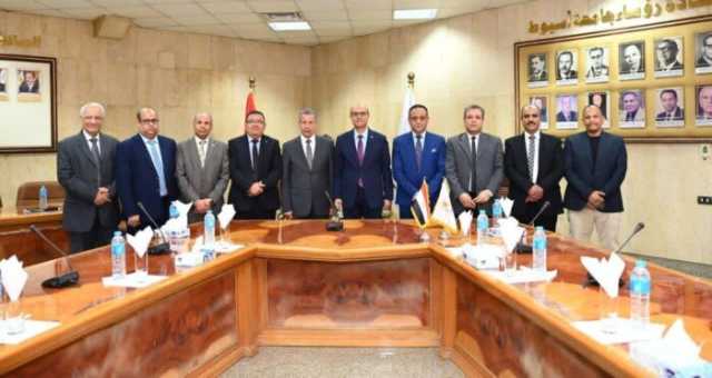 بروتوكول تعاون بين جامعة الغردقة وكلية الحقوق جامعة أسيوط