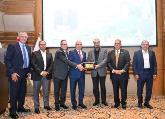 النائب العام يزور مستشفى سرطان الأطفال 57357 ويصافح المرضى وذويهم