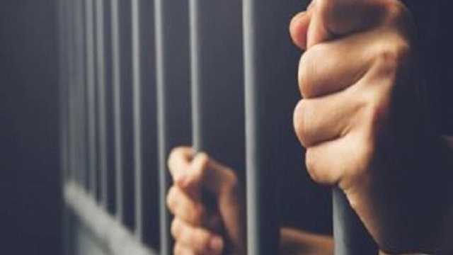 تفاصيل القبض على مرشح لانتخابات النواب في الفيوم.. «مُسجل وانتحل صفة طبيب»