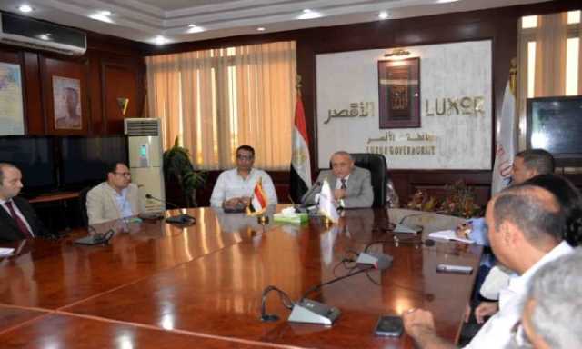 محافظ الأقصر يعقد اجتماعًا موسعًا لمتابعة الموسم السياحي