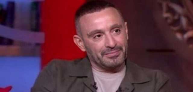 «ركز أملنا فيك كبير».. رسالة دعم مؤثرة من أحمد السقا لـ محمد صلاح