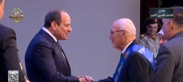 خلال الندوة التثقيفية الـ42.. الرئيس السيسي يُكرم أبطال أكتوبر ويستعرض جهود مصر في وقف الحرب بغزة