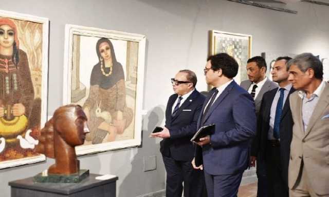 وزير الثقافة فى زيارة لمتحف الفن المعاصر بمجمع الفنون والثقافة بجامعة حلوان
