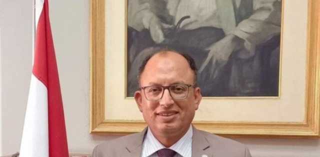رئيس جامعة حلوان يُهنئ الدكتور خالد العناني لفوزه بمنصب المدير العام لمنظمة اليونسكو