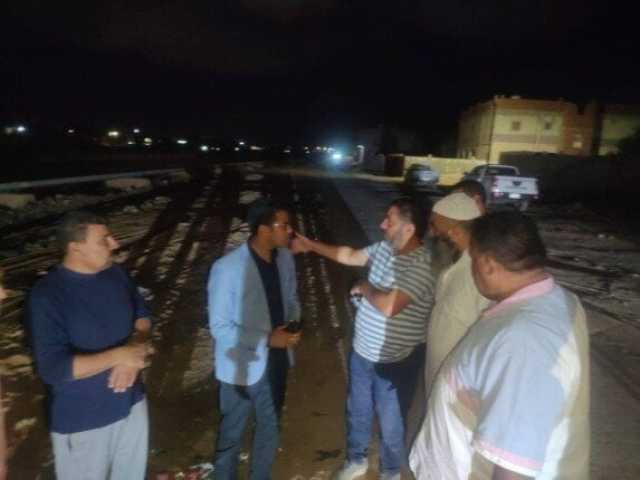 نائب محافظ مطروح يقود حملة نظافة ليلية بحي الشروق بالكيلو 7