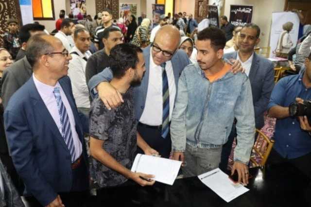 بمشاركة 35 شركة.. محافظ القليوبية يفتتح ملتقى توظيفي للشباب بنادي قليوب