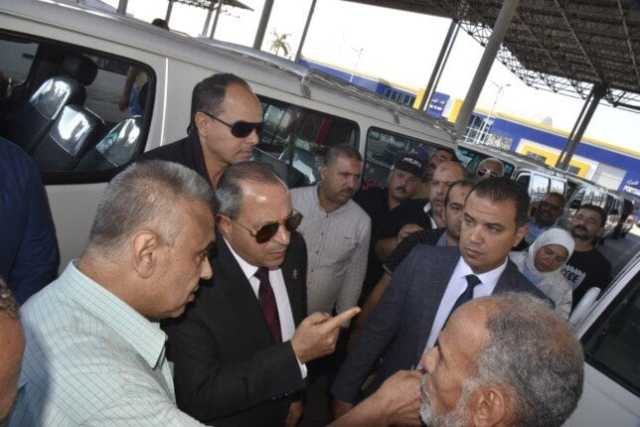 محافظ بورسعيد يتفقد « الميناء البري» بالضواحي لمتابعة تطبيق التعريفة الجديدة للركوب