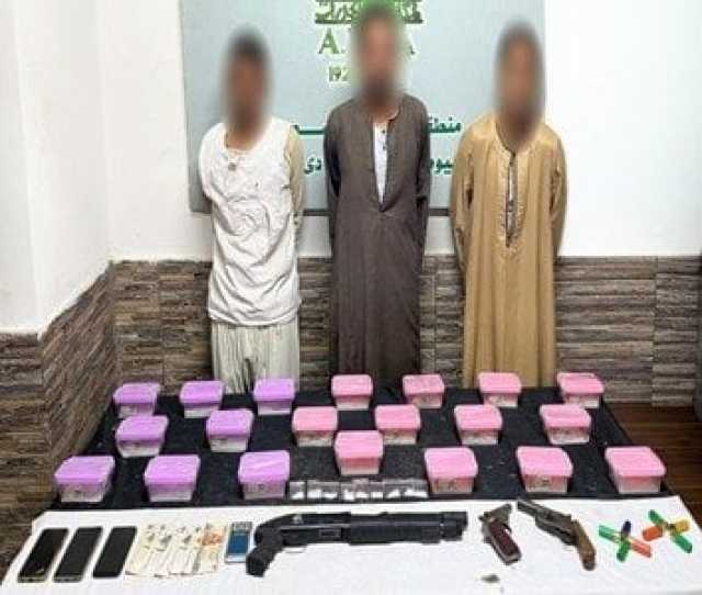 مصرع 3 عناصر جنائية وضبط مخدرات بـ 97 مليون جنيه خلال مداهمات أمنية بالجيزة