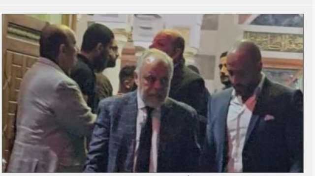 أبرزهم أشرف زكي.. نجوم الفن يقدمون واجب العزاء فى شقيق فريدة سيف النصر «صور»