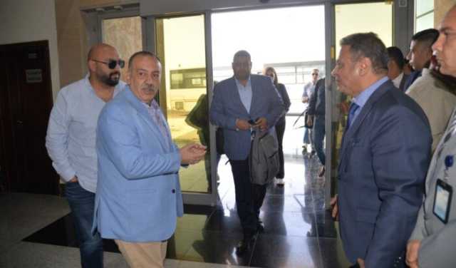 محافظ أسيوط يستقبل أولى رحلات «القاهرة» المنتظمة لدعم الاستثمار والسياحة بالصعيد