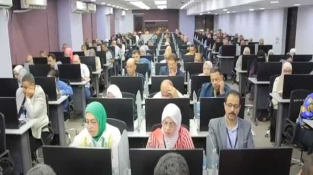 عقد الامتحان الإلكتروني للمتقدمين لشغل وظيفة مدير عام بمصلحة الضرائب