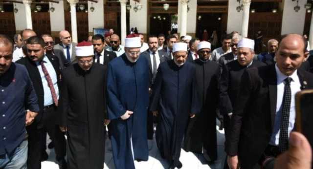 الإمام الأكبر يصل الجامع الأزهر لأداء صلاة الجنازة على الدكتور أحمد عمر هاشم