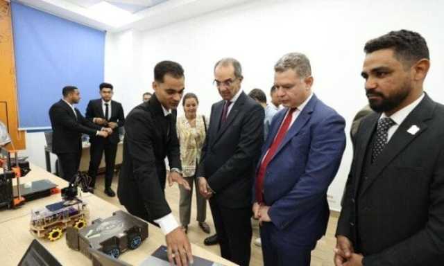 وزير الاتصالات: 60 ألف مستفيد من برامج ومبادرات بناء القدرات الرقمية بقنا
