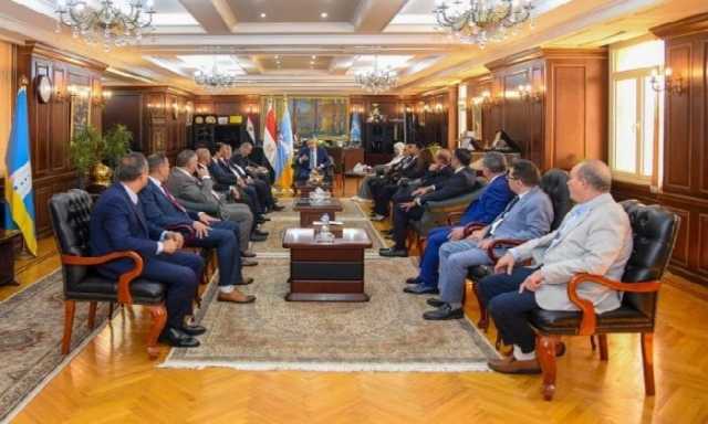 محافظ الإسكندرية لأعضاء الشيوخ: 'تعاوننا الركيزة الأساسية لتحقيق التنمية المنشودة