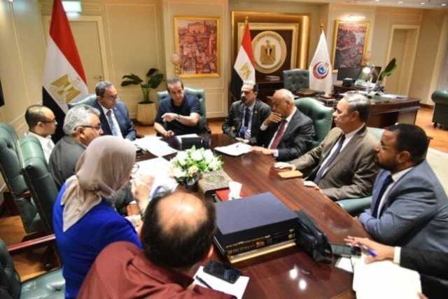 وزير الصحة يلتقي محافظ قنا لبحث إنشاء مستشفى للأورام في أبوتشت
