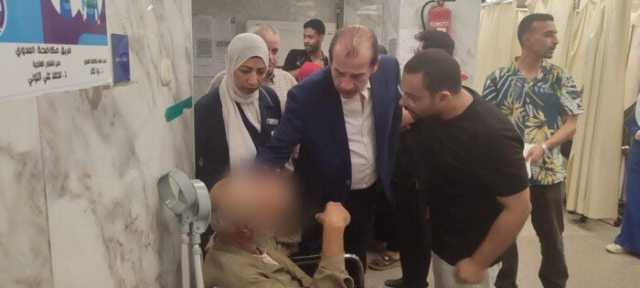 جولة مفاجئة تكشف مخالفات بمستشفى حلوان العام.. وإحالة المدير ومسؤول الطوارئ للتحقيق