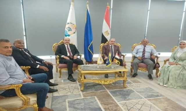 بحث سبل التعاون بين جامعتي أسوان والسادات في المجالات العلمية والبحثية والطبية