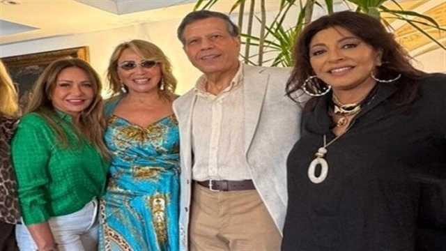 ليلى علوي تهنئ المخرجة إيناس الدغيدي بعقد قرانها