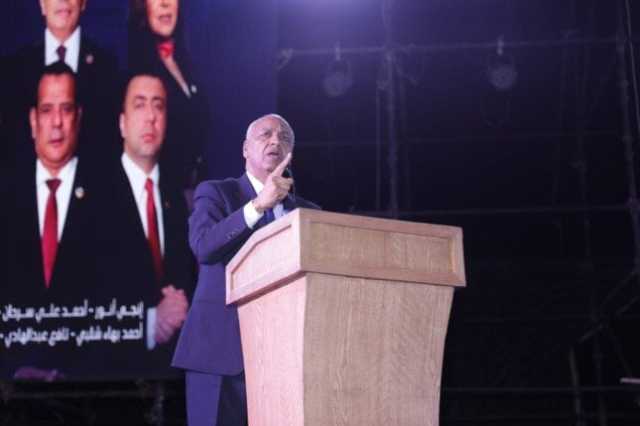 مصطفى بكري: الرئيس السيسي حارب الإرهاب.. ومصر تواجه خطرًا حقيقيًا على كافة الاتجاهات