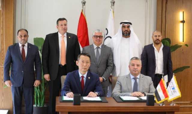 رئيس إقتصادية قناة السويس يشهد توقيع بروتوكول تعاون استراتيجي بين مجموعة كيميت للصناعات ومجموعة القلعة