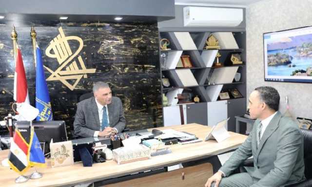 محافظ أسوان يبحث مع مفوض الدولة الجديد آليات تسريع تنفيذ المشروعات