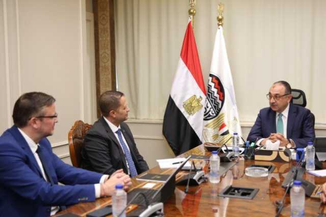 وزير قطاع الأعمال يستعرض مع شركة سيمنس للطاقة مجالات الاستثمار