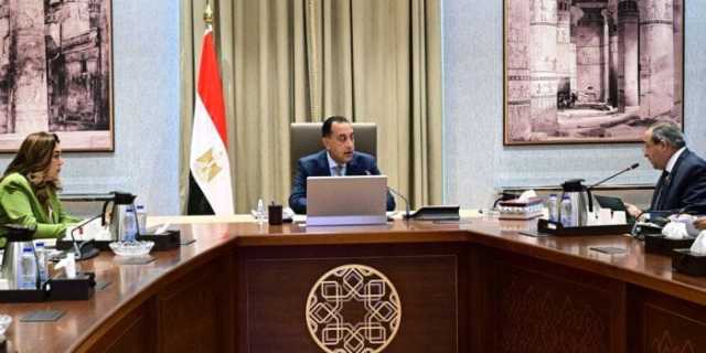 رئيس الوزراء يتابع مع محافظ بورسعيد الموقف التنفيذي لعدد من المشروعات الاستثمارية