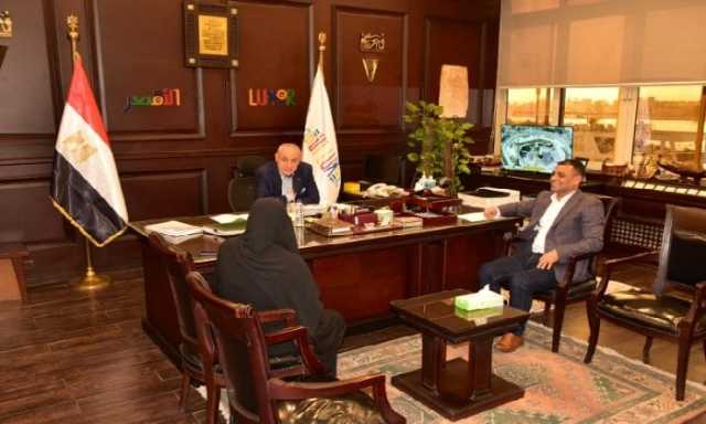 محافظ الأقصر يعقد اجتماعًا عاجلاً لدفع العمل في 'مشاريع البياضية'