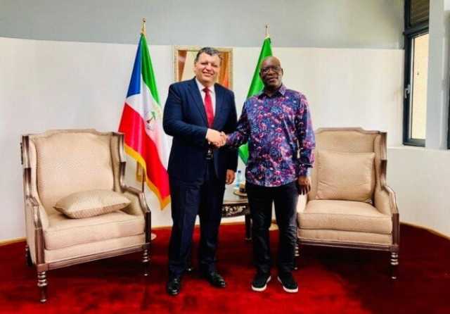 السفير أحمد فريد يلتقي وزير خارجية غينيا الاستوائية