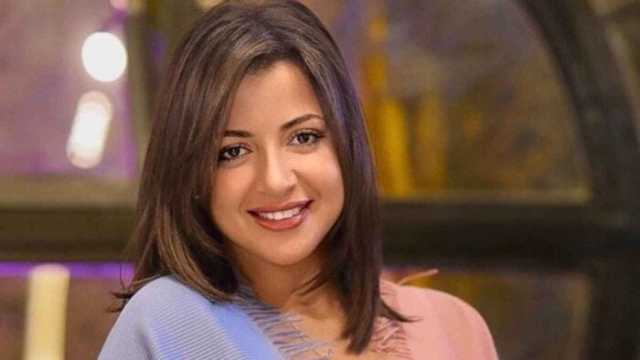 منى فاروق تمر بأزمة صحية مفاجئة وتطلب الدعاء من جمهورها