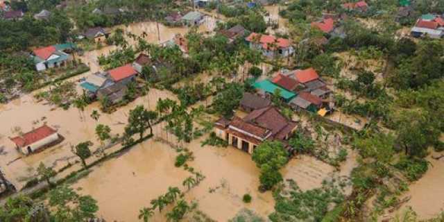 إجلاء الآلاف في وسط فيتنام بسبب الفيضانات