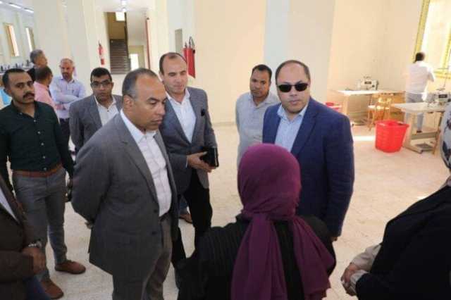 من البصل إلى الخرائط الرقمية.. قيادات المنيا وتنمية الصعيد يتابعون مشروعات لدعم الاستثمار وتمكين المرأة